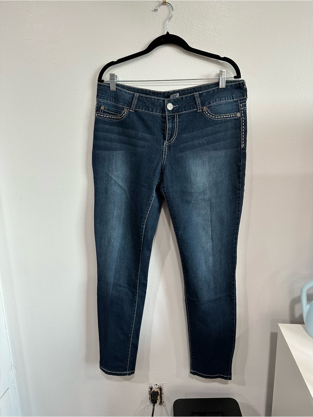 Maurices Dark Wash Embellished Skinny Jeans Women’s XL Regular Stretch